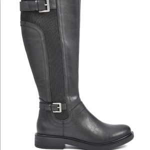 White mountain tall black boots